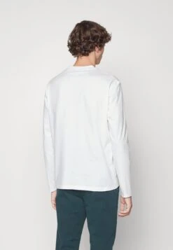 Marc O'Polo DENIM Long Sleeve Chest Pocket Relaxed FitMaglietta A Manica LungaWhite Uomo T-shirt E Polo OP522O05J-A11 -Vendite Boss d9130bc6c612443a95bafb5c68bdb047