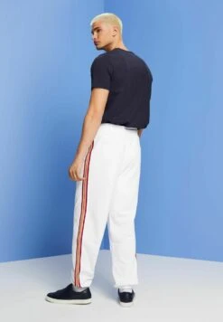 ESPRIT Mit Seitenstreifen - Pantaloni Sportivi - White 14 ESPRIT Mit Seitenstreifen - Pantaloni Sportivi - White -Vendite Boss da118e913dde499c98c7fa564ff8be6e