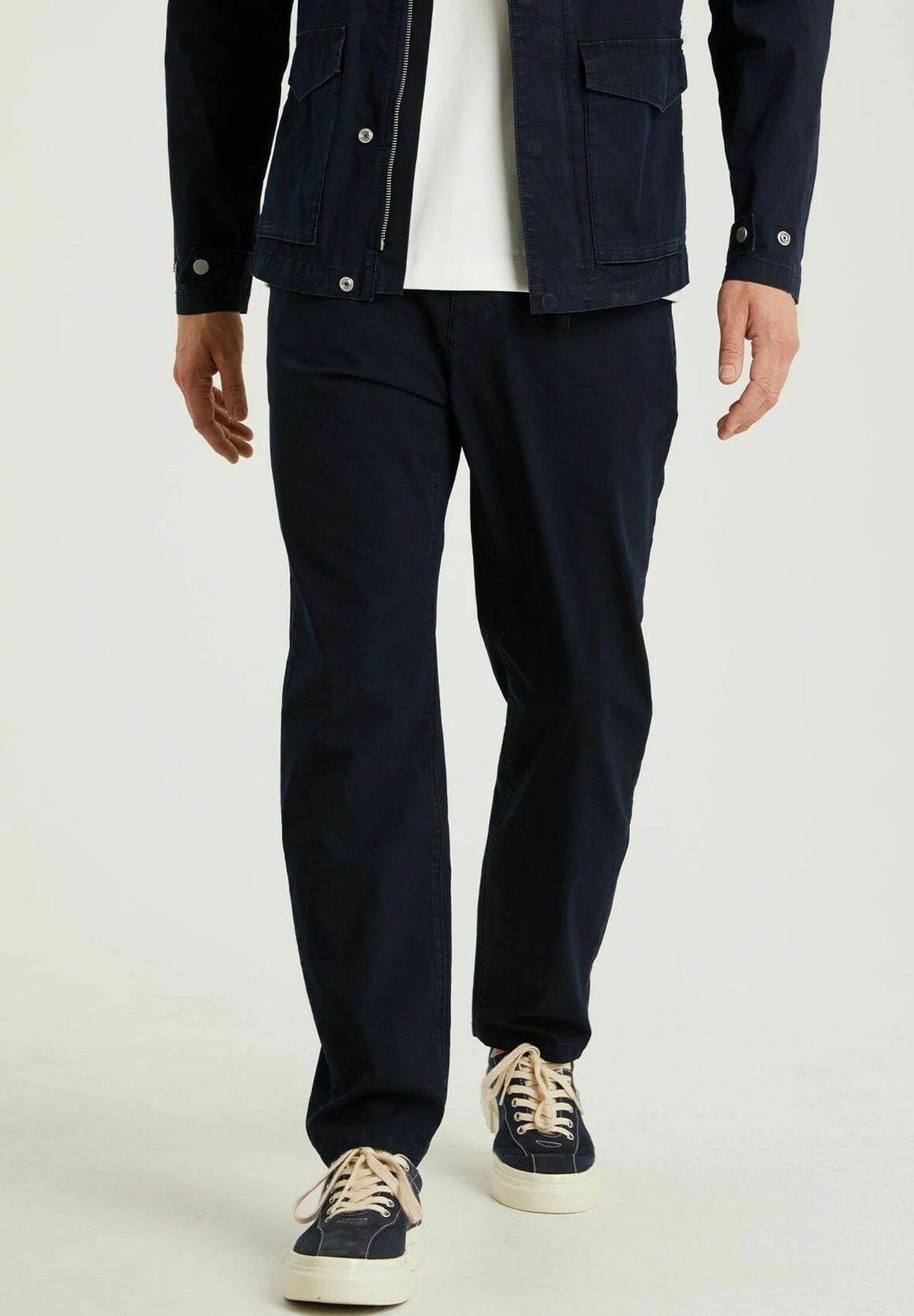 Tobin. L DarthChinoDark Blue Uomo Pantaloni CZ522E01R-K11 1 Tobin. L DarthChinoDark Blue Uomo Pantaloni CZ522E01R-K11