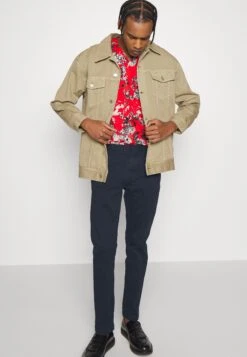 Hugo ChinoDark Blue Uomo Pantaloni HU722E08P-K11 9 Hugo ChinoDark Blue Uomo Pantaloni HU722E08P-K11 -Vendite Boss db9473525f1b48a9a9e8f01fedda1a79