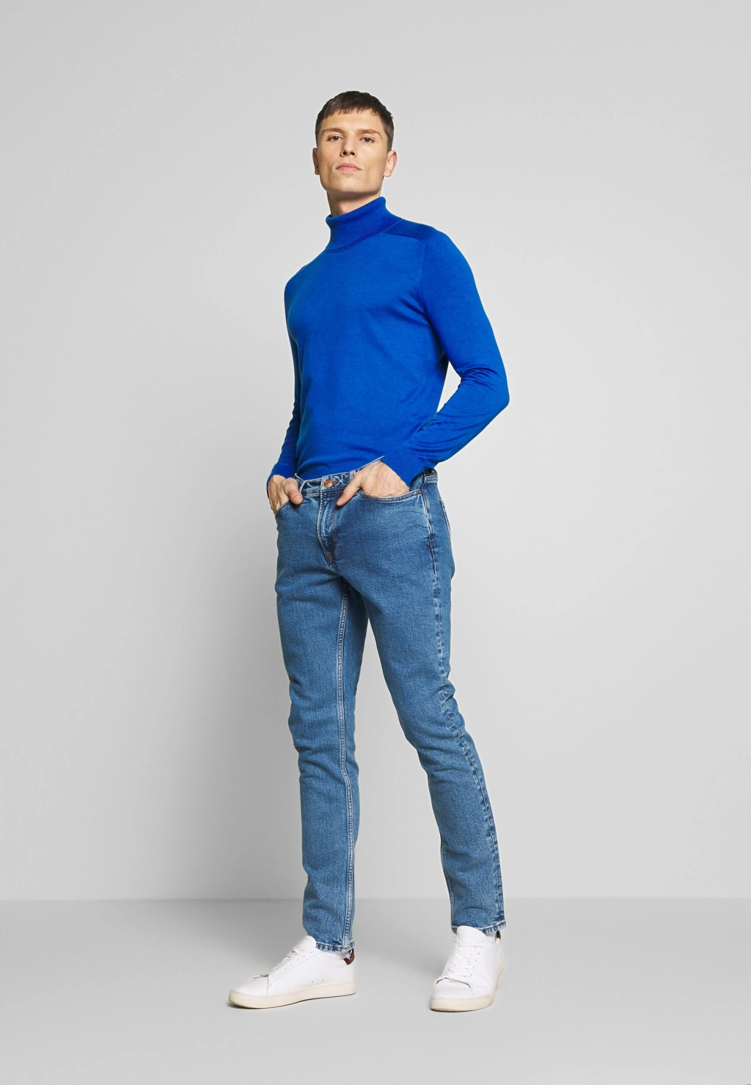 SAMSØE SAMSØE Stefan Jeans Slim FitLight Enzyme Stone Uomo Jeans SA322G017-K11 2 SAMSØE SAMSØE Stefan Jeans Slim FitLight Enzyme Stone Uomo Jeans SA322G017-K11 - immagine 2