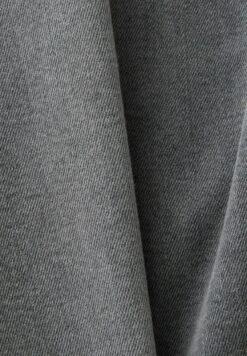 ESPRIT Jeans Slim FitGrey Light Washed Uomo Jeans ES122G0D1-C11 -Vendite Boss ed0f9f276da24ee7beb95681af1297b5