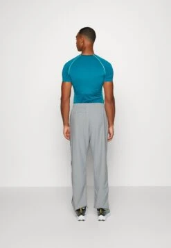 Nike Performance Team PantPantaloni SportiviParticle Grey/Black Uomo Pantaloni N1242E267-C11 7 Nike Performance Team PantPantaloni SportiviParticle Grey/Black Uomo Pantaloni N1242E267-C11 -Vendite Boss eeeef6d14a8a42f4a3522ab8e7c38c60