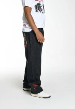 Ed Hardy Snake Sever Tattoo Graphic - Jeans Baggy - Black 10 Ed Hardy Snake Sever Tattoo Graphic - Jeans Baggy - Black -Vendite Boss f2c89c8ef4724c8195d396e573bc5aa0