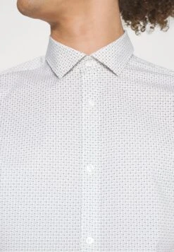 JACK&JONES Premium Jprblablackpool Strech Ls Sn CamiciaGrape Leaf Uomo Camicie JAM22D0CM-K11 9 JACK&JONES Premium Jprblablackpool Strech Ls Sn CamiciaGrape Leaf Uomo Camicie JAM22D0CM-K11 -Vendite Boss f7972692f4274749b4a514179d0ffd72